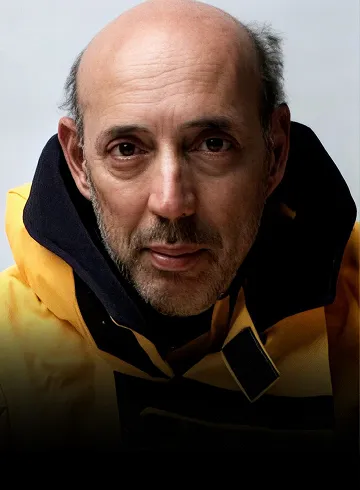 Retrato de Beto Pandiani com roupa de expedição